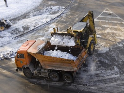 Уборка и вывоз снега в Томске и Севесрке, вывоз снега в Томске.